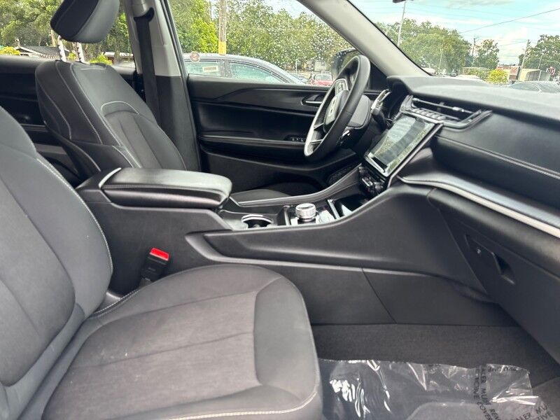 2023 Jeep Grand Cherokee L Laredo 4WD Seffner FL