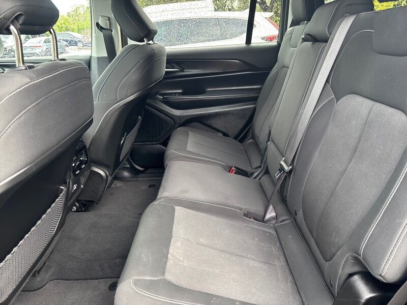 2023 Jeep Grand Cherokee L Laredo 4WD Seffner FL