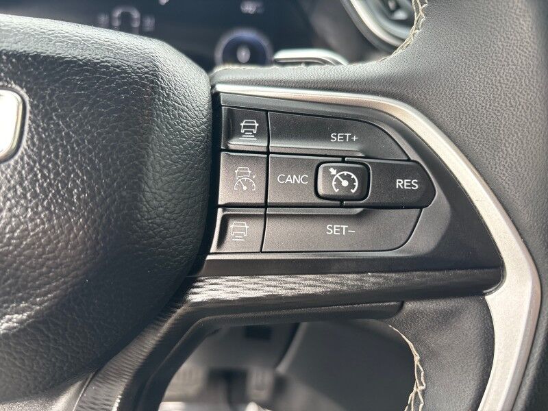 2023 Jeep Grand Cherokee L Laredo 4WD Seffner FL