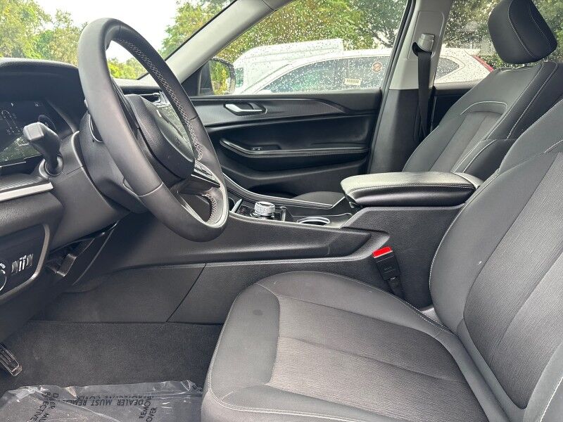2023 Jeep Grand Cherokee L Laredo 4WD Seffner FL