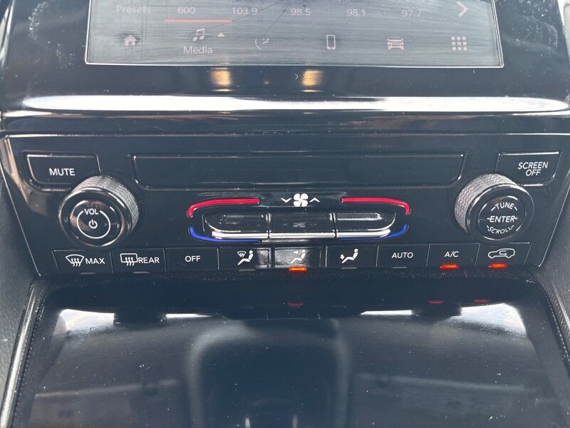 2023 Jeep Grand Cherokee L Laredo 4WD Seffner FL