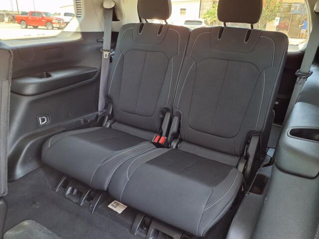 2023 Jeep Grand Cherokee L Laredo 4x4  TX