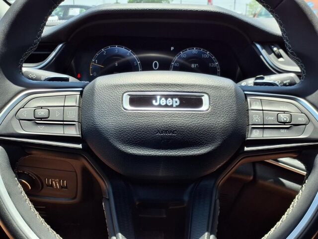 2023 Jeep Grand Cherokee L Laredo 4x4  TX
