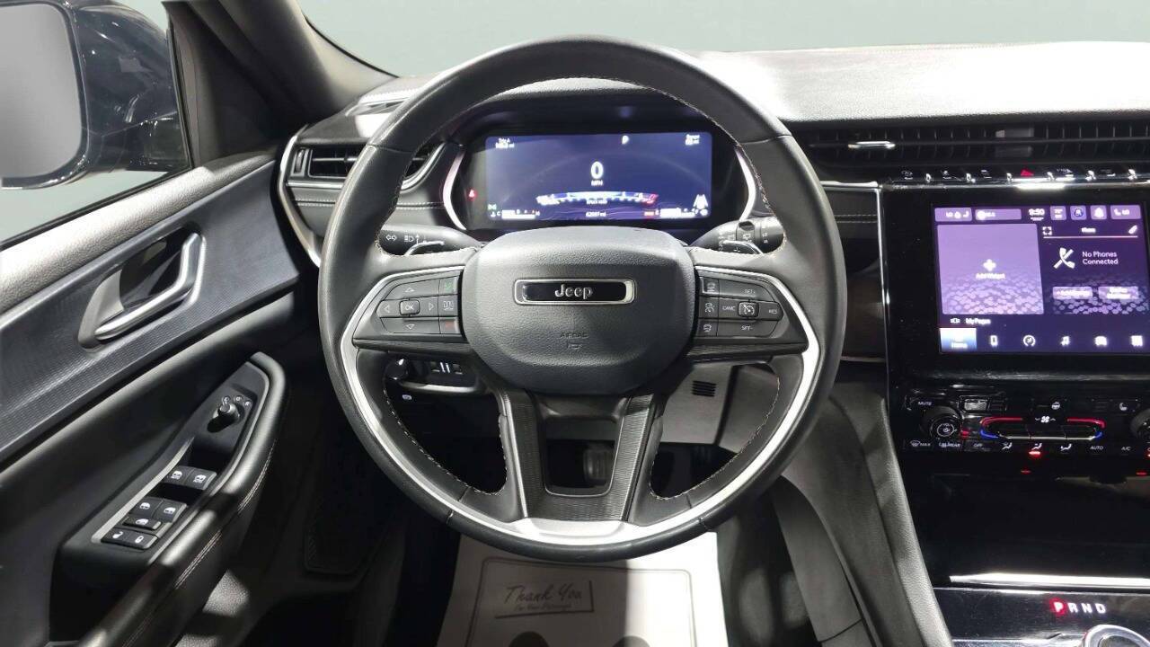 2023 Jeep Grand Cherokee L Laredo 4x4 4dr SUV Chesterfield MI