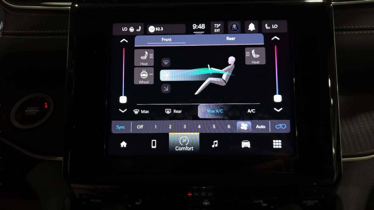 2023 Jeep Grand Cherokee L Laredo 4x4 4dr SUV Chesterfield MI