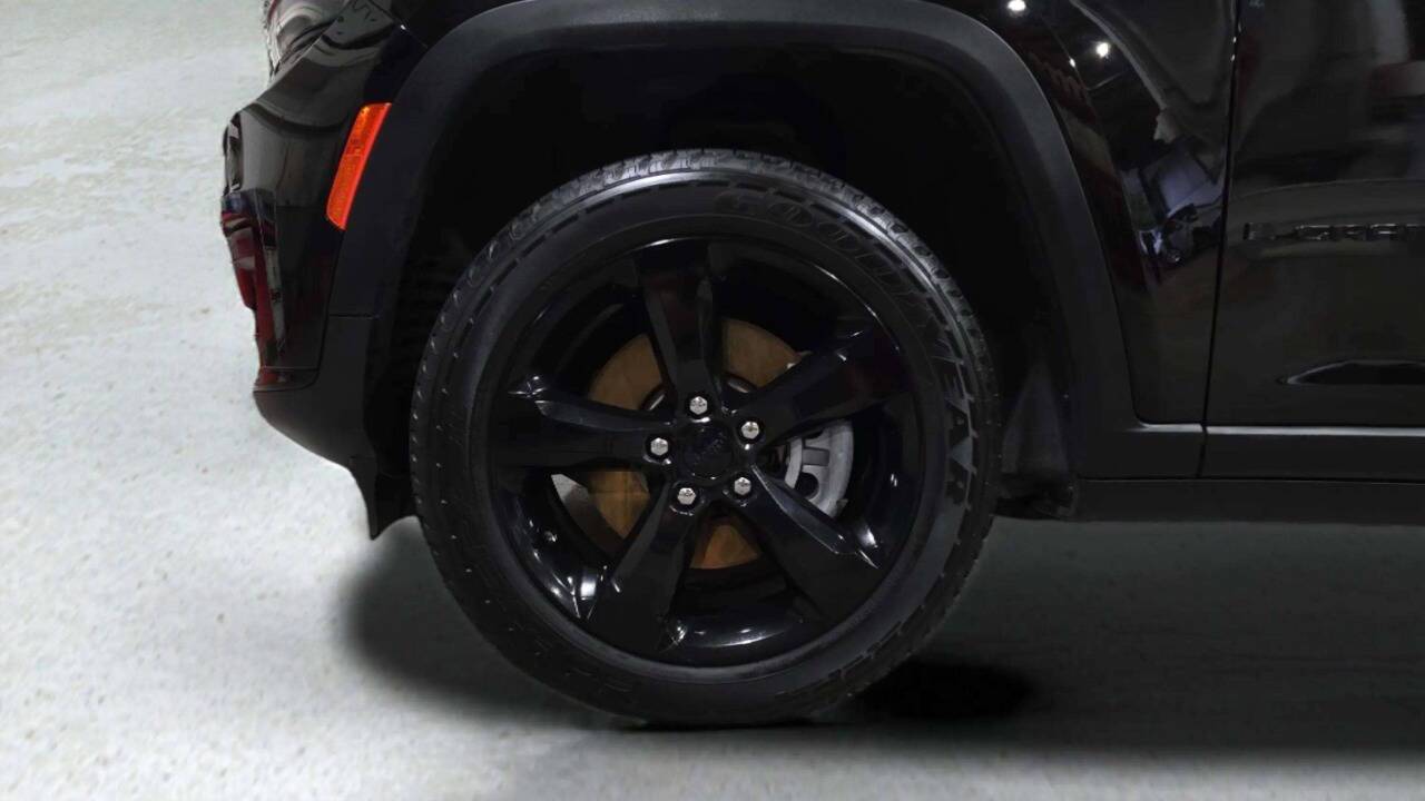 2023 Jeep Grand Cherokee L Laredo 4x4 4dr SUV Chesterfield MI