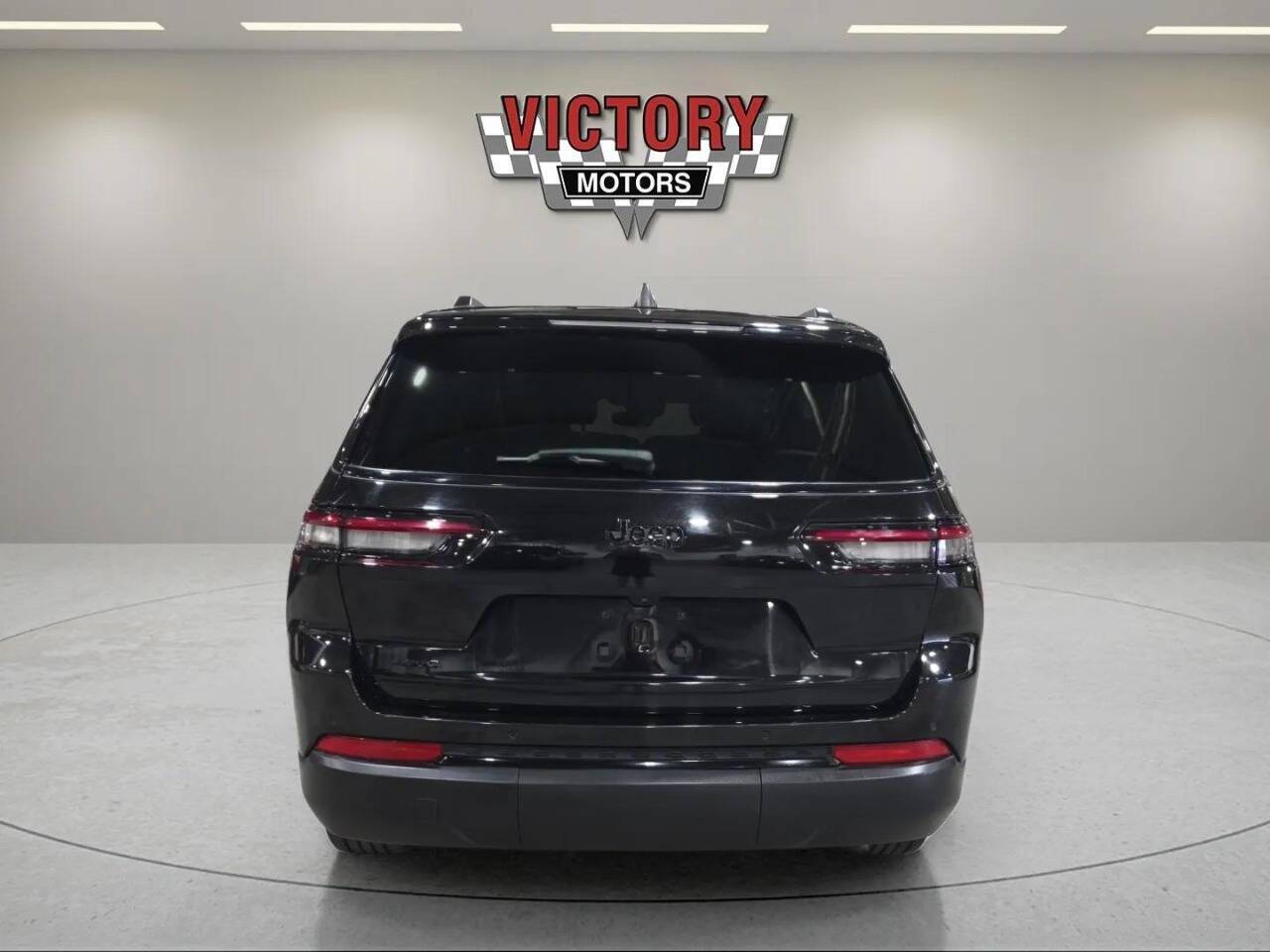 2023 Jeep Grand Cherokee L Laredo 4x4 4dr SUV Chesterfield MI