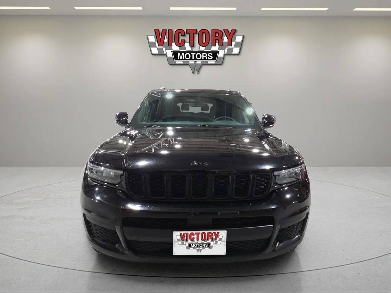 2023 Jeep Grand Cherokee L Laredo 4x4 4dr SUV Chesterfield MI