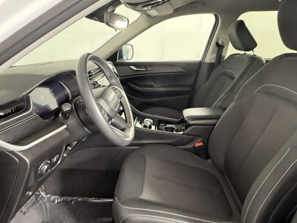 2023 Jeep Grand Cherokee L Laredo 4x4 Maumee OH