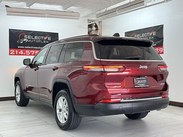 2023 Jeep Grand Cherokee Laredo photo 3
