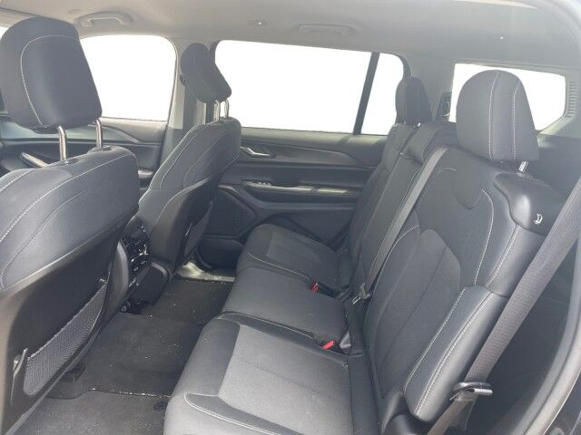 2023 Jeep Grand Cherokee L Laredo Cleveland OH