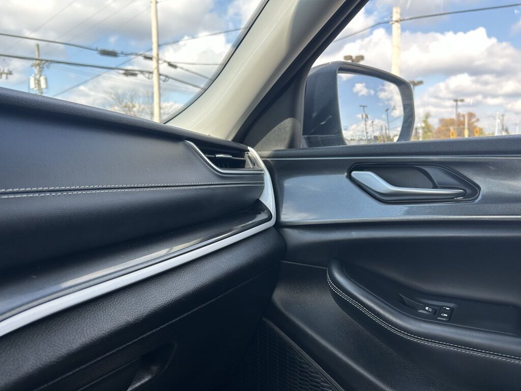 2023 Jeep Grand Cherokee L Laredo Crestwood KY