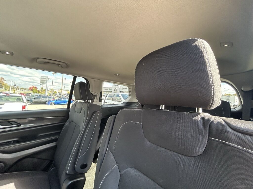 2023 Jeep Grand Cherokee L Laredo Crestwood KY