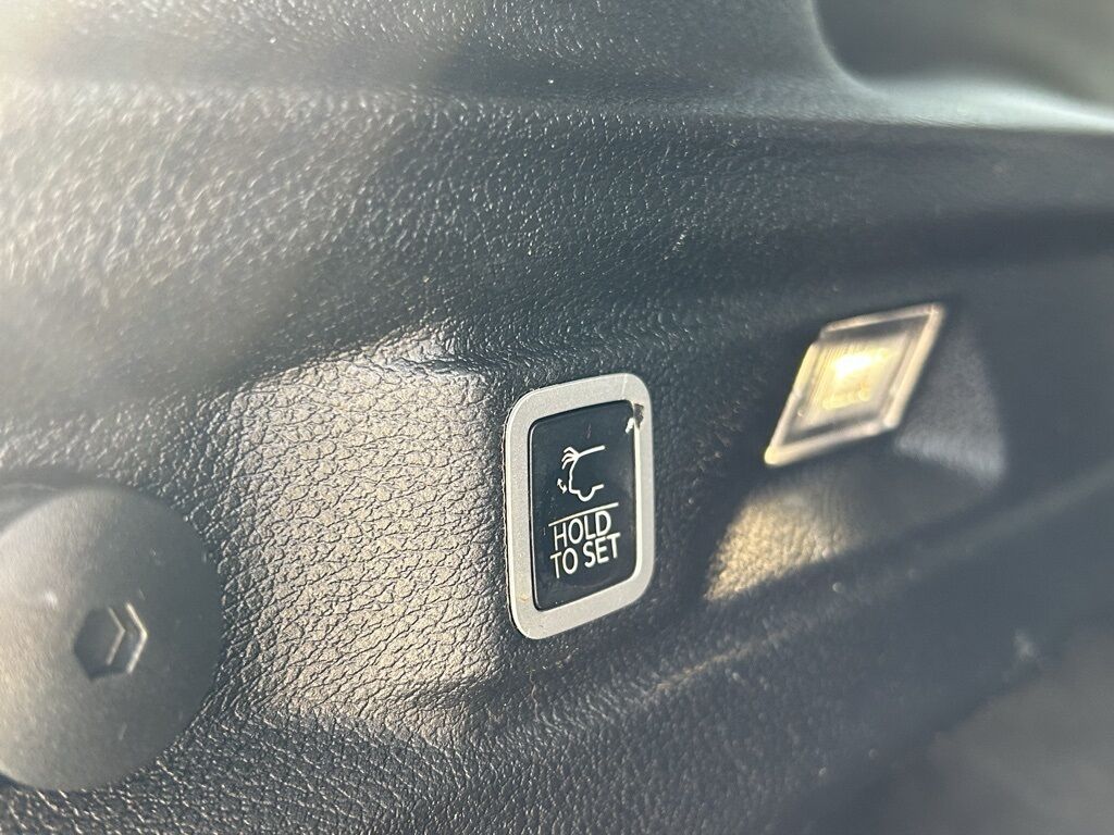 2023 Jeep Grand Cherokee L Laredo Crestwood KY