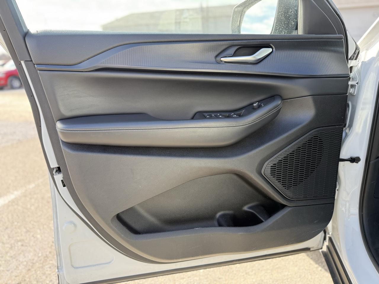 2023 Jeep Grand Cherokee L Laredo Crestwood KY