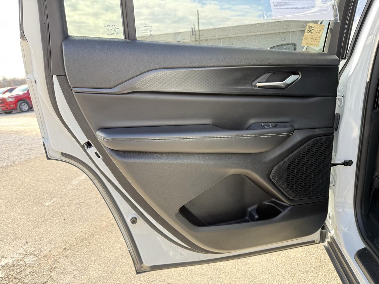 2023 Jeep Grand Cherokee L Laredo Crestwood KY