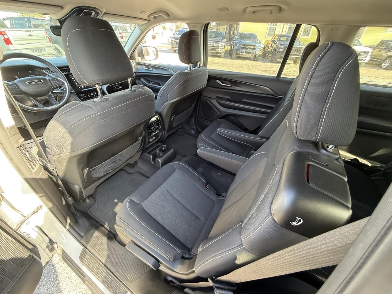 2023 Jeep Grand Cherokee L Laredo Crestwood KY