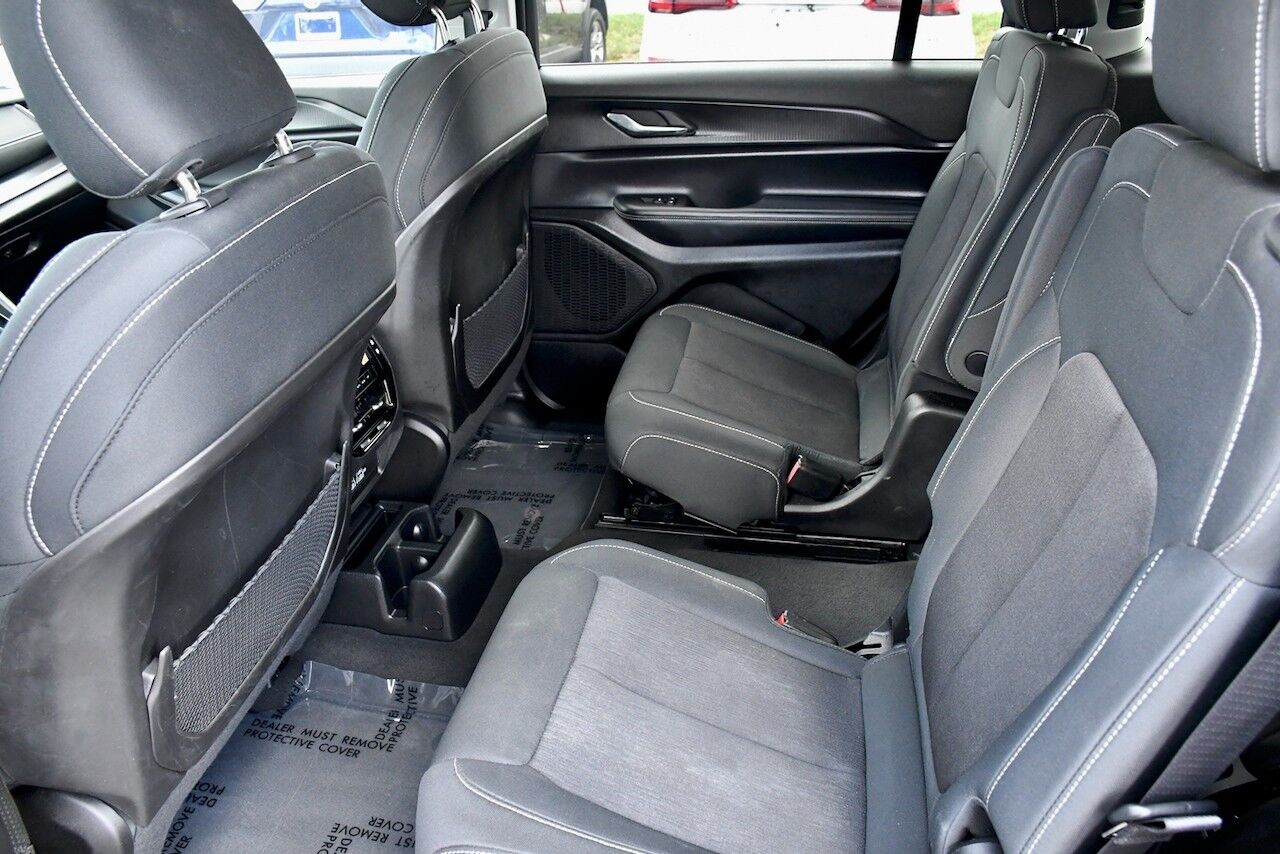 2023 Jeep Grand Cherokee L Laredo Doral FL