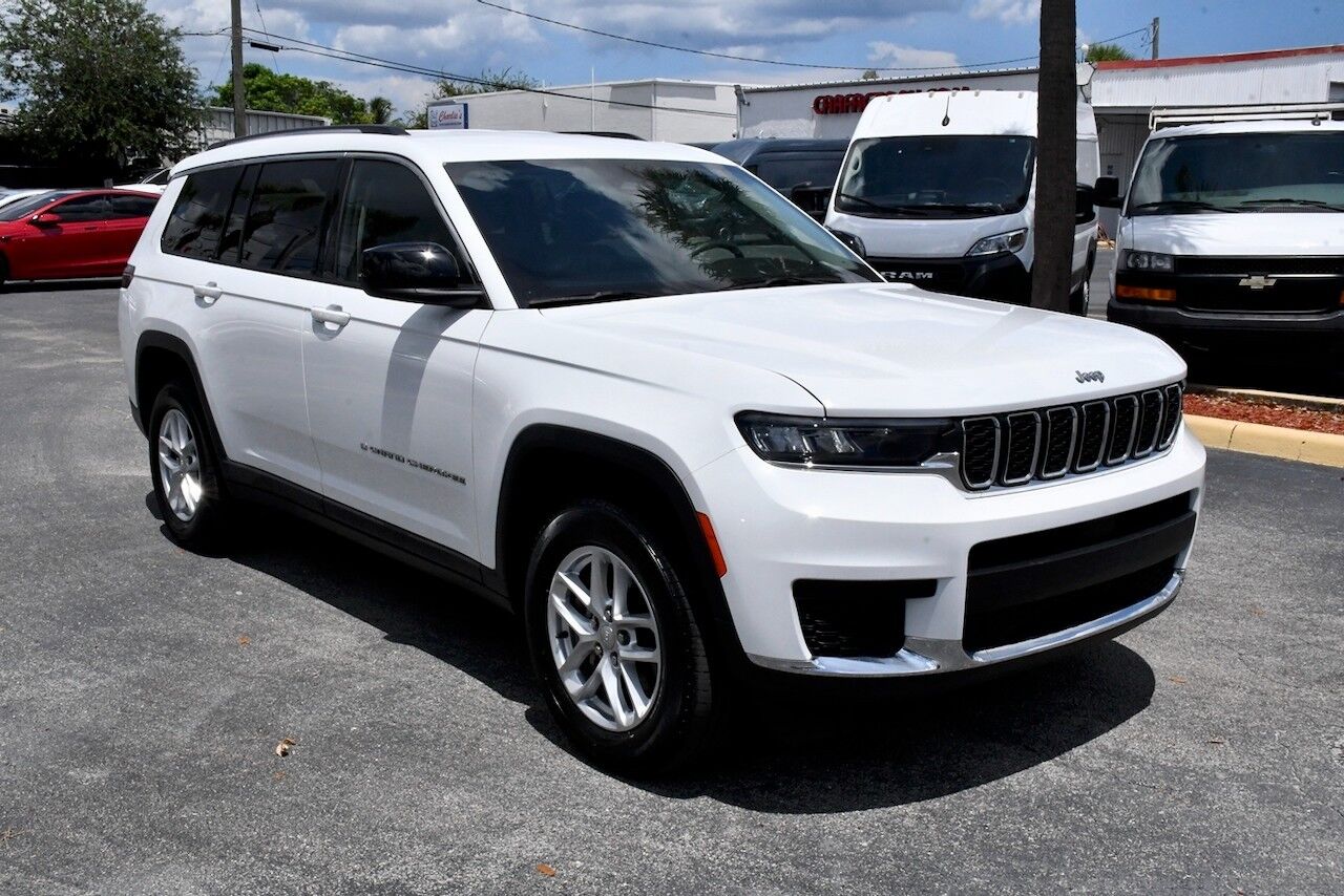 2023 Jeep Grand Cherokee L Laredo