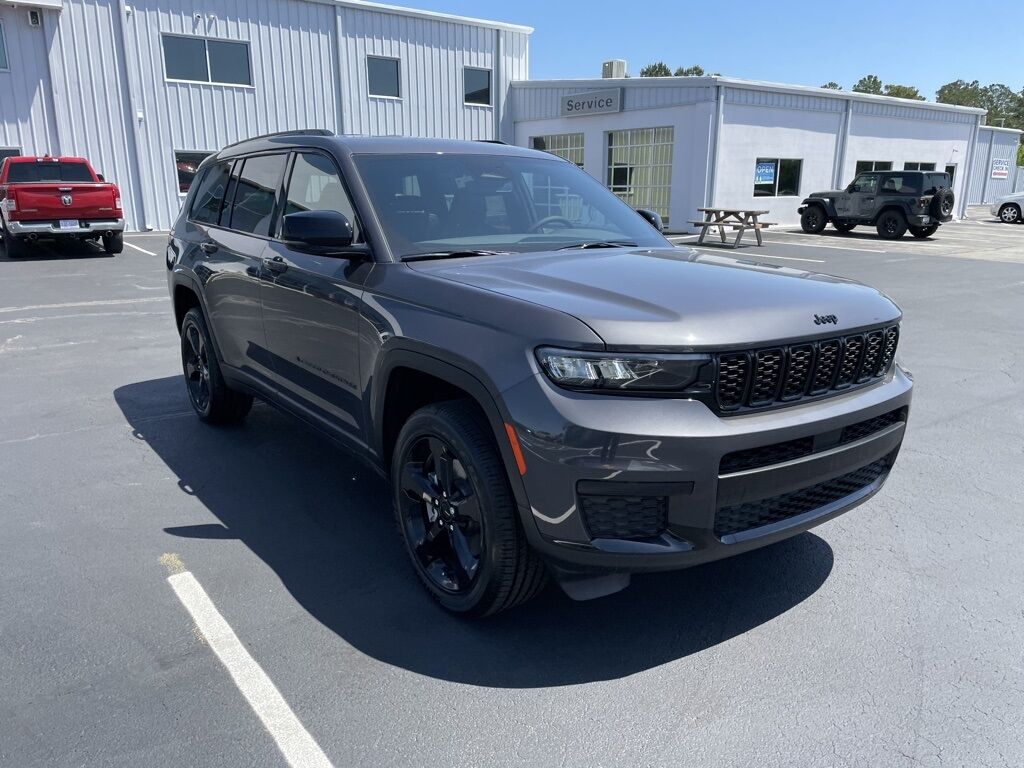 New 2023 Jeep Grand Cherokee L Laredo in Shallotte NC