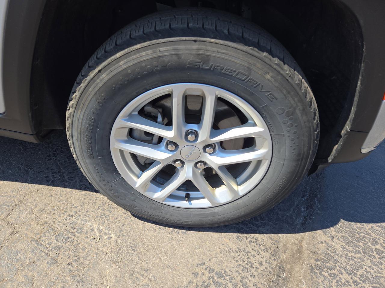 2023 Jeep Grand Cherokee L Laredo Hamburg PA