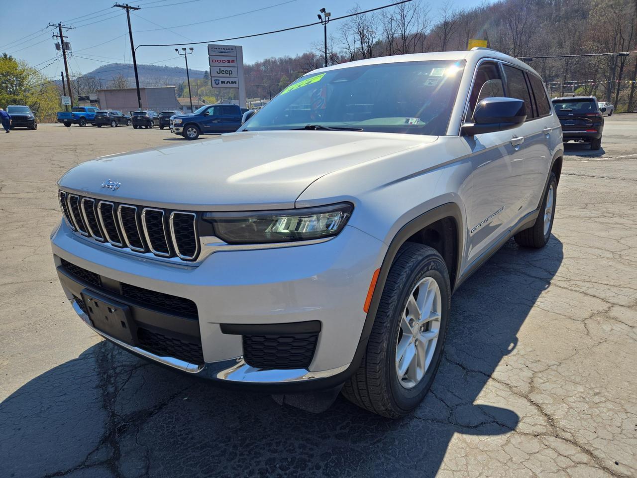 2023 Jeep Grand Cherokee L Laredo Hamburg PA