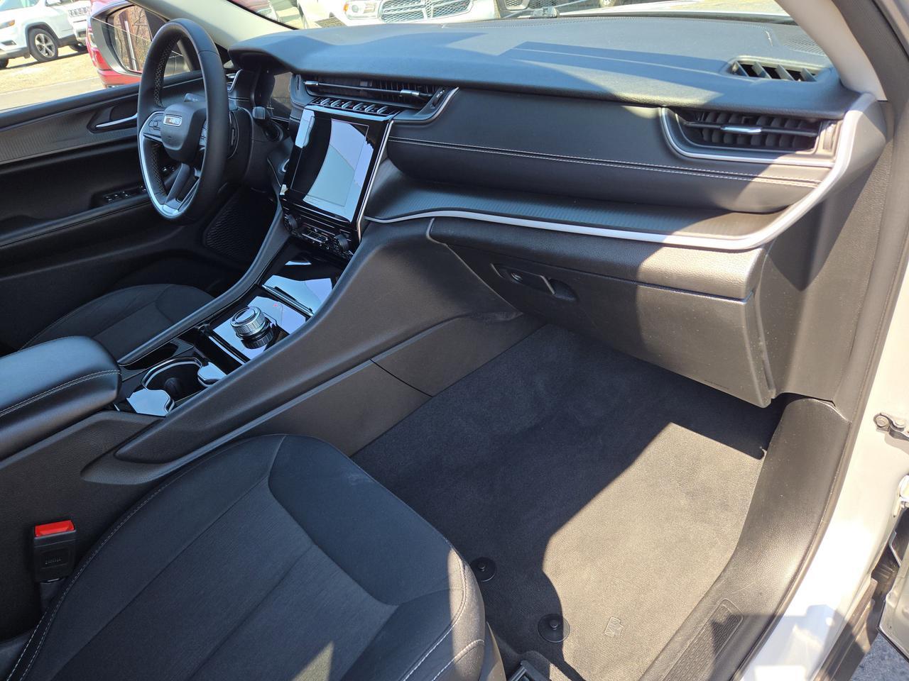2023 Jeep Grand Cherokee L Laredo Hamburg PA