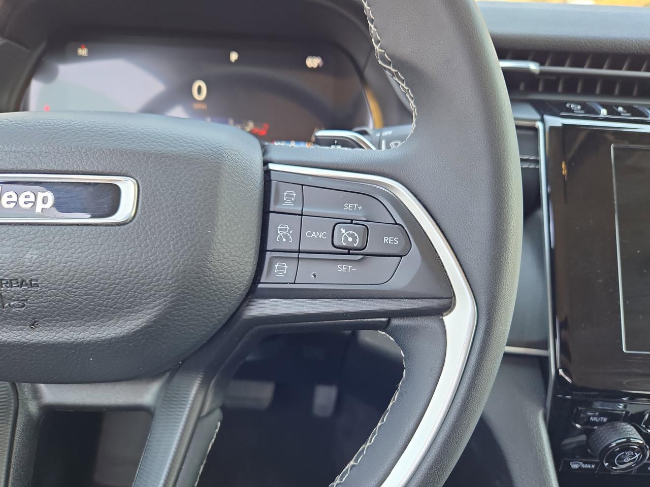 2023 Jeep Grand Cherokee L Laredo Hamburg PA