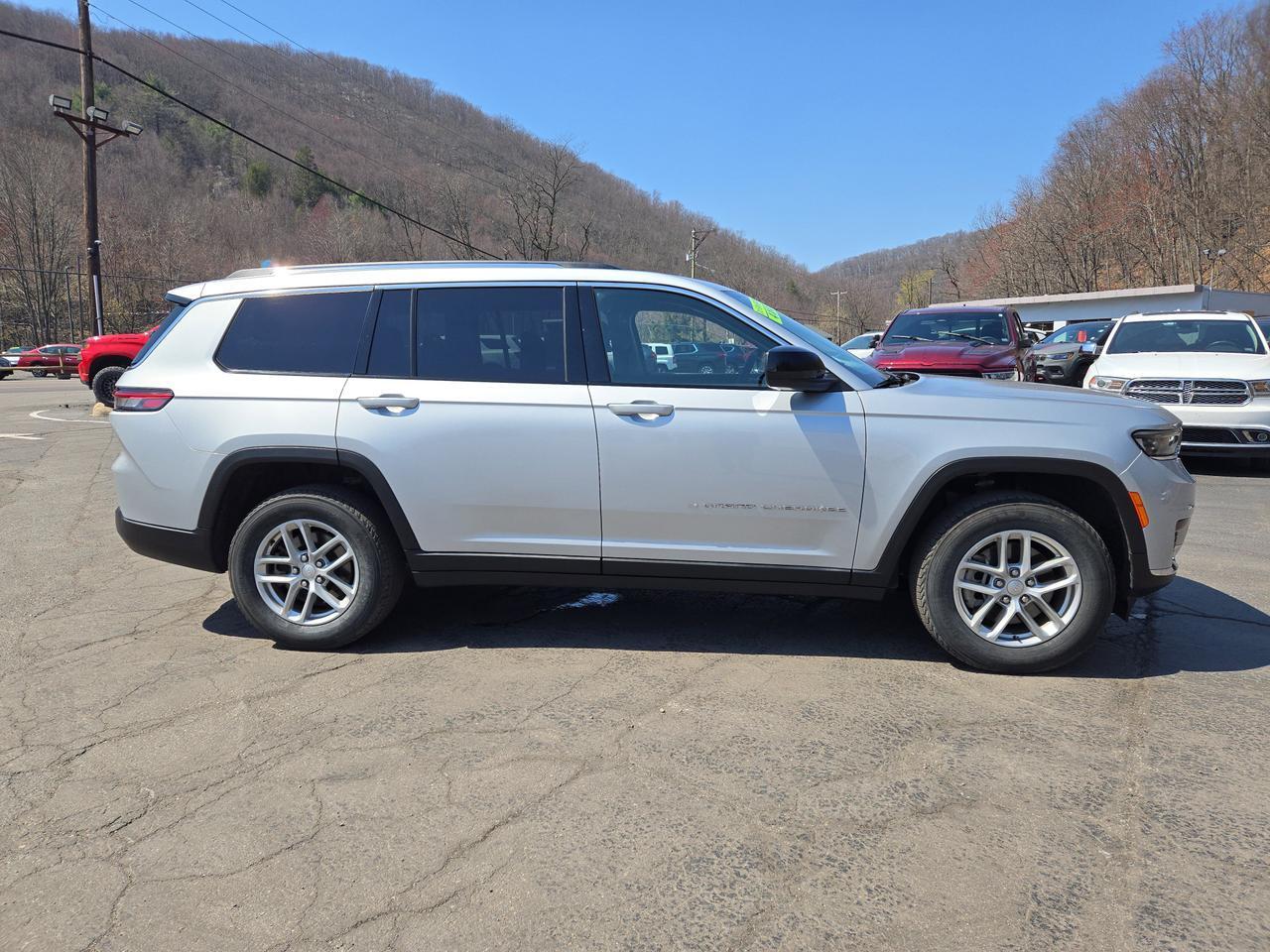 2023 Jeep Grand Cherokee L Laredo Hamburg PA