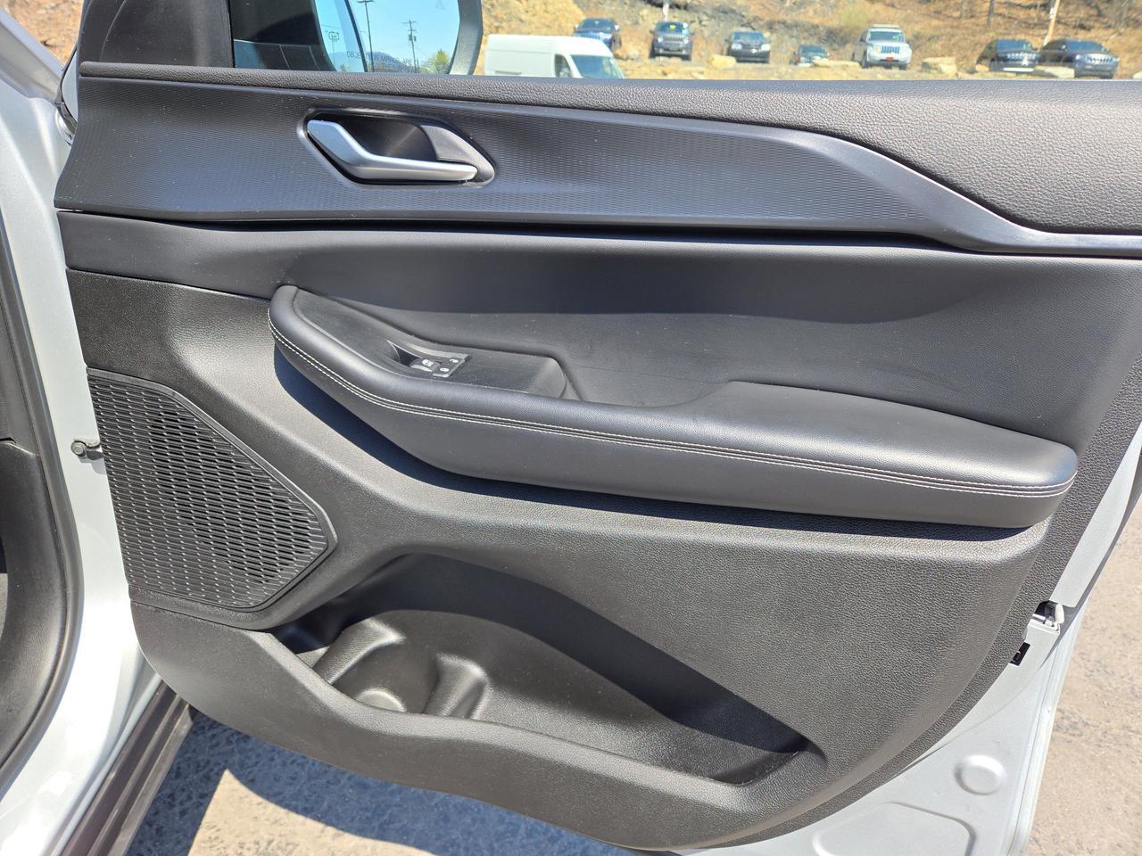 2023 Jeep Grand Cherokee L Laredo Hamburg PA