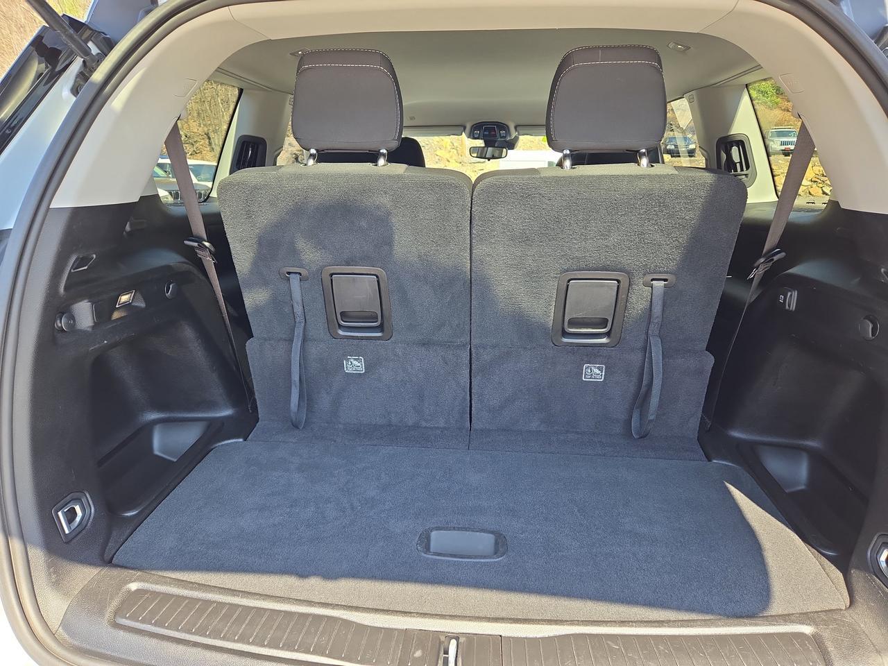 2023 Jeep Grand Cherokee L Laredo Hamburg PA