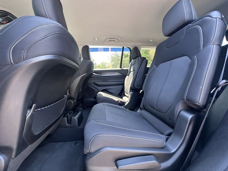 2023 Jeep Grand Cherokee L Laredo Jacksonville FL