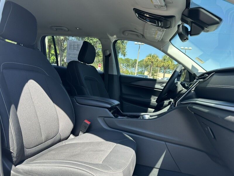 2023 Jeep Grand Cherokee L Laredo Jacksonville FL