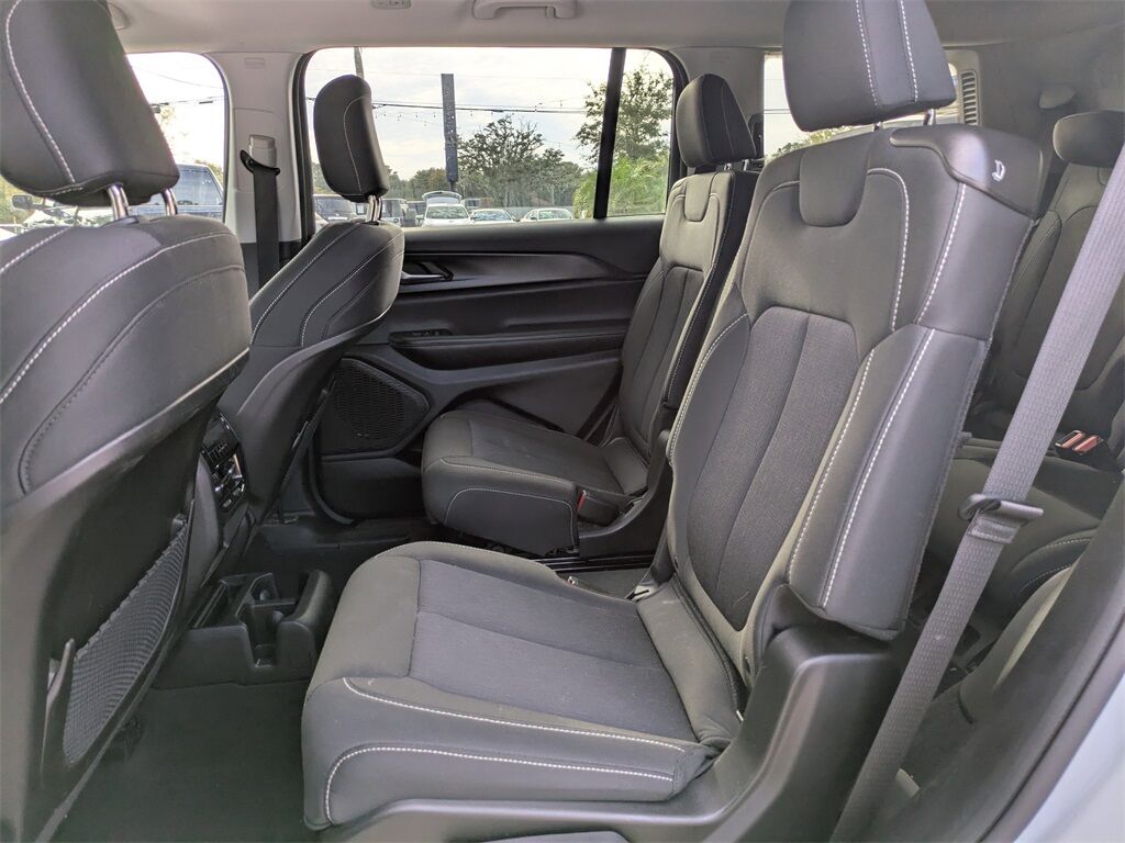 2023 Jeep Grand Cherokee L Laredo Saint Augustine FL
