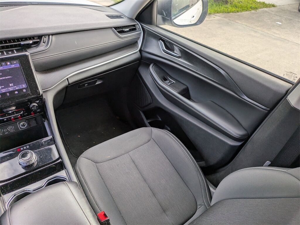 2023 Jeep Grand Cherokee L Laredo Saint Augustine FL