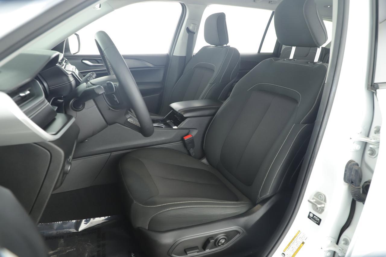 2023 Jeep Grand Cherokee L Laredo New Braunfels TX