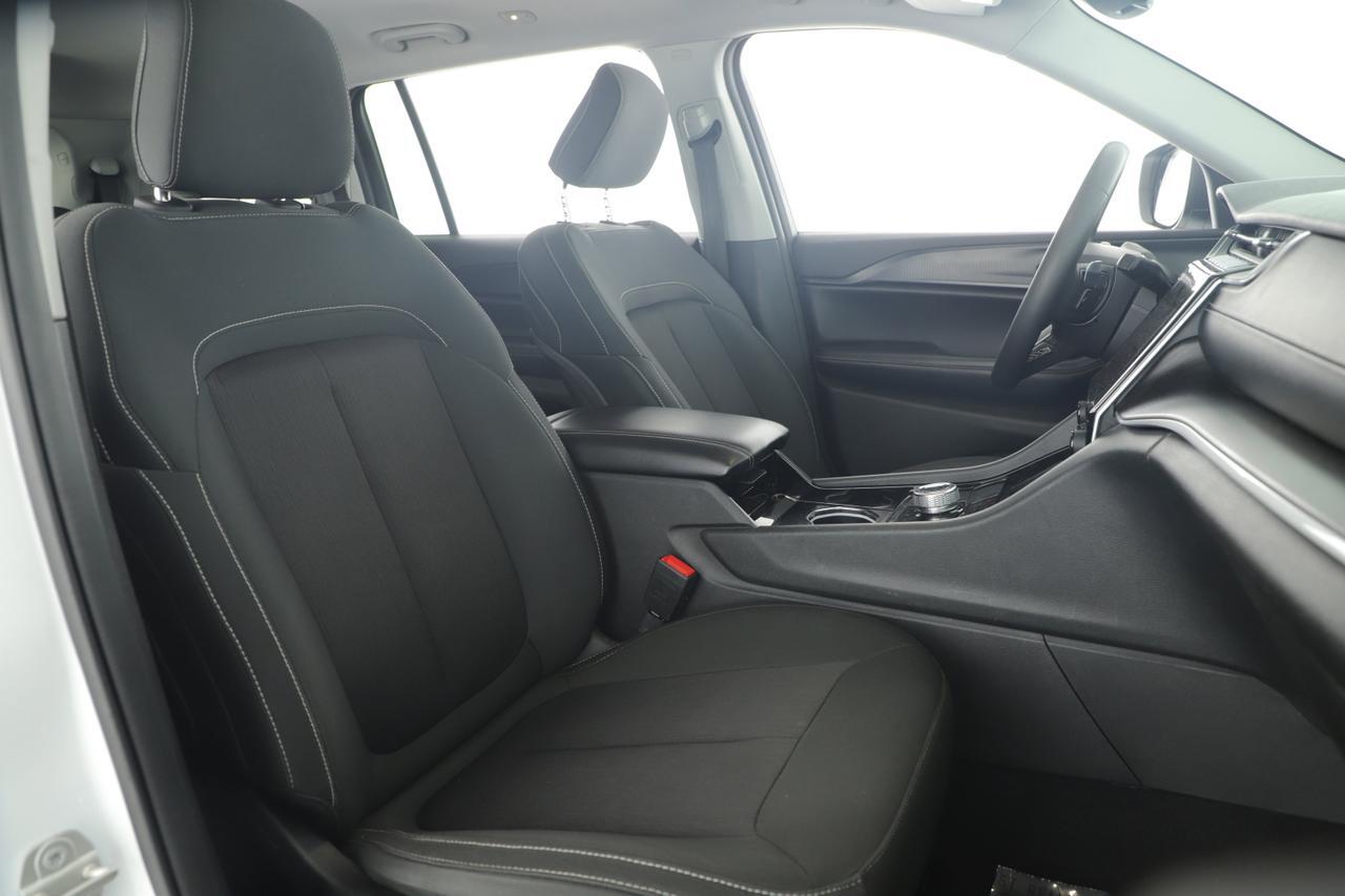 2023 Jeep Grand Cherokee L Laredo New Braunfels TX