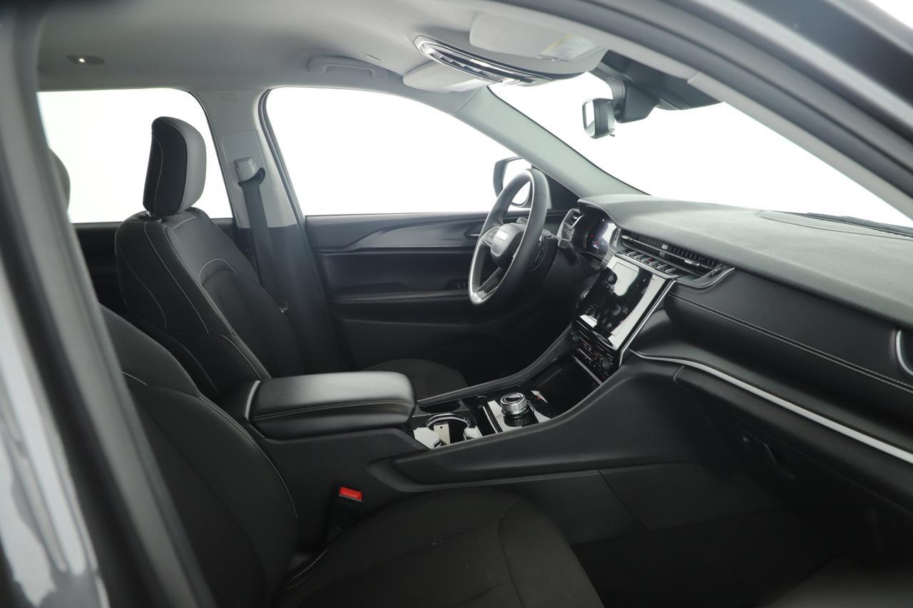 2023 Jeep Grand Cherokee L Laredo New Braunfels TX