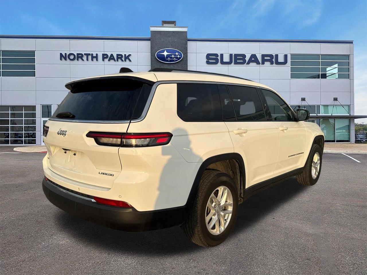 2023 Jeep Grand Cherokee L Laredo