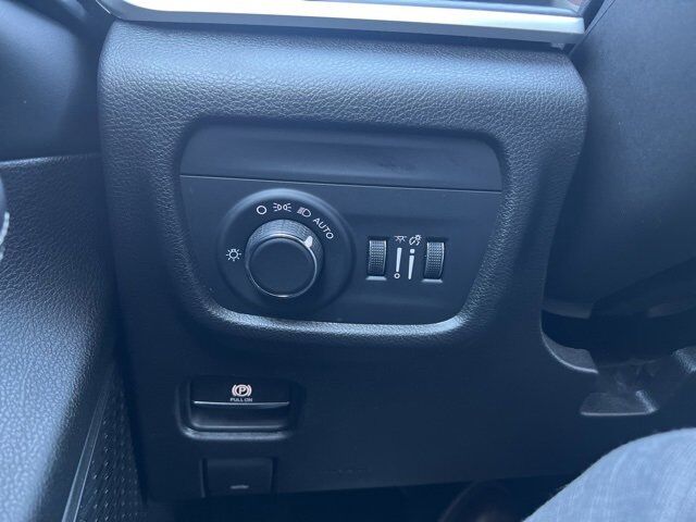 2023 Jeep Grand Cherokee L Laredo Carbondale IL