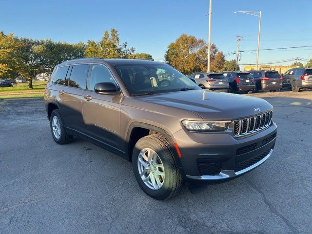 2023 Jeep Grand Cherokee L Laredo Carbondale IL