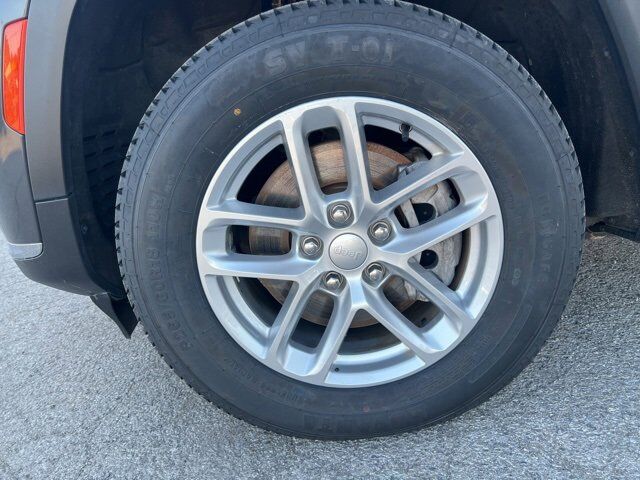 2023 Jeep Grand Cherokee L Laredo Carbondale IL