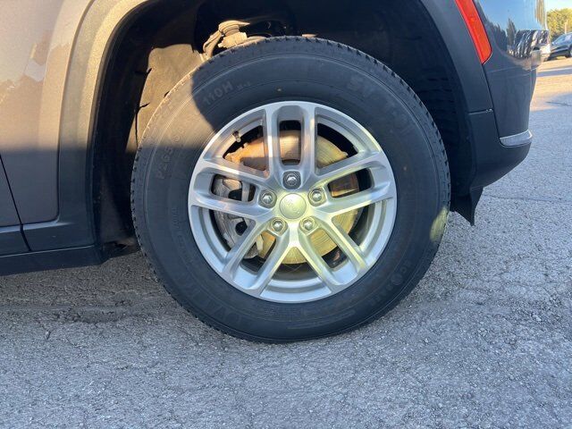 2023 Jeep Grand Cherokee L Laredo Carbondale IL