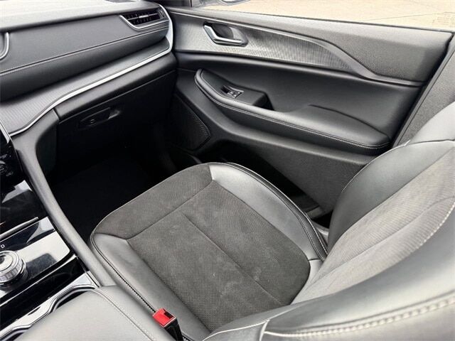 2023 Jeep Grand Cherokee L Laredo Cape Girardeau MO