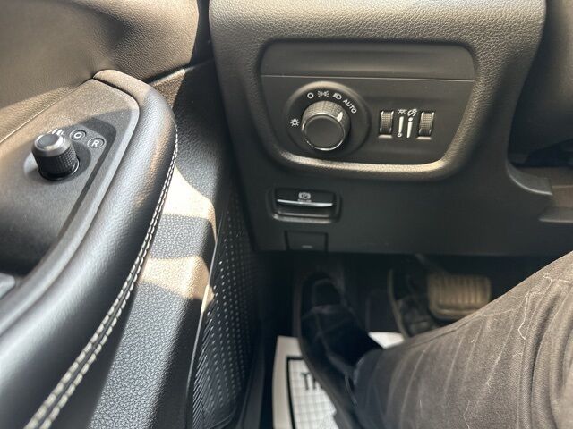 2023 Jeep Grand Cherokee L Laredo Watertown SD