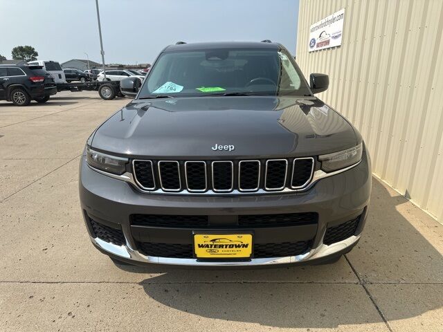 2023 Jeep Grand Cherokee L Laredo Watertown SD