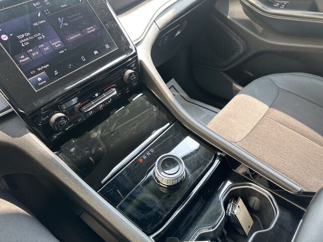 2023 Jeep Grand Cherokee L Laredo Watertown SD