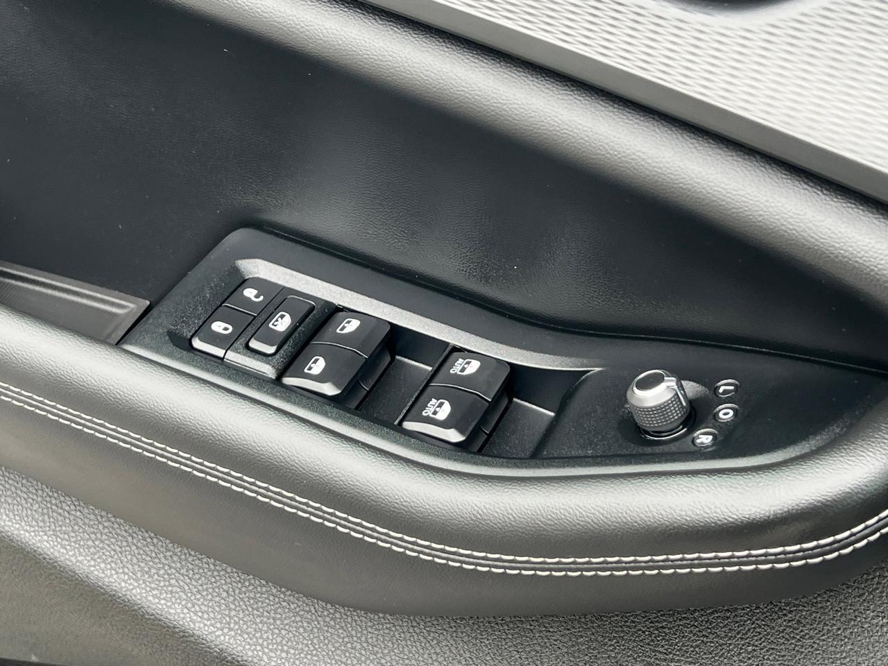 2023 Jeep Grand Cherokee L Laredo Hagerstown MD