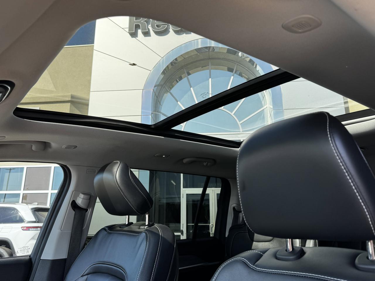 2023 Jeep Grand Cherokee L Limited 4x4 | Low KMs | V6 | Leather | Backup Camera | Heated Seats | Pano Sunroof Redwater AB