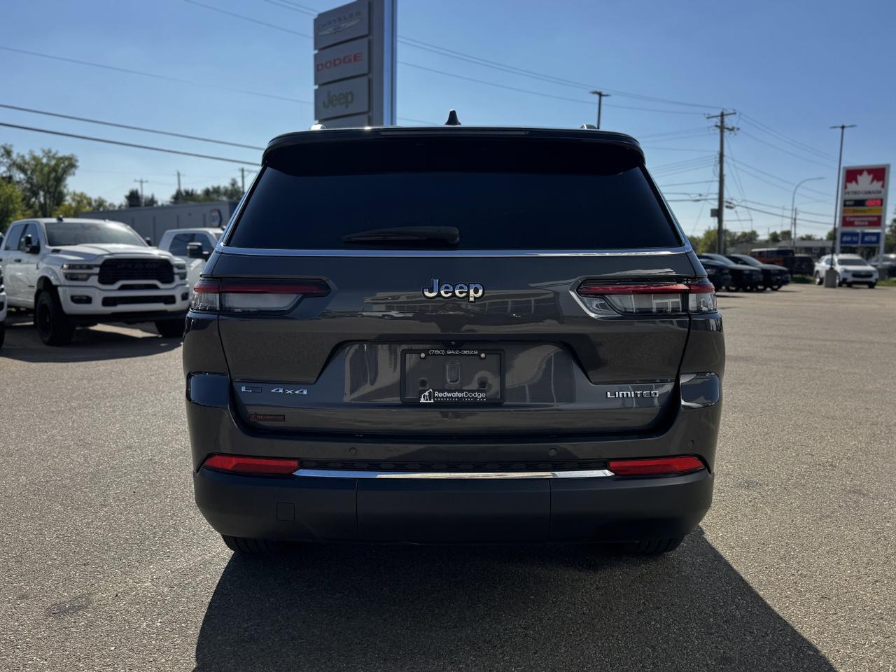 2023 Jeep Grand Cherokee L Limited 4x4 | Low KMs | V6 | Leather | Backup Camera | Heated Seats | Pano Sunroof Redwater AB